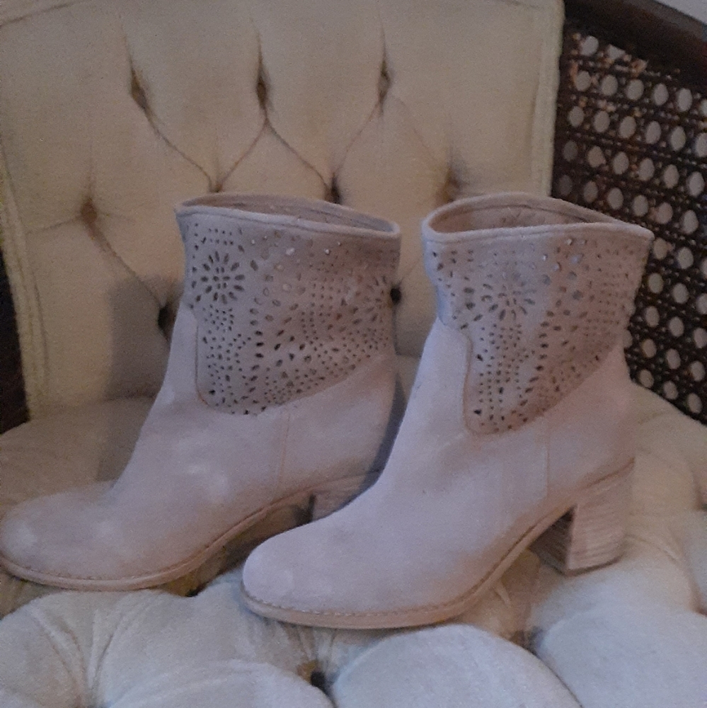 Croma vintage ankle boots.